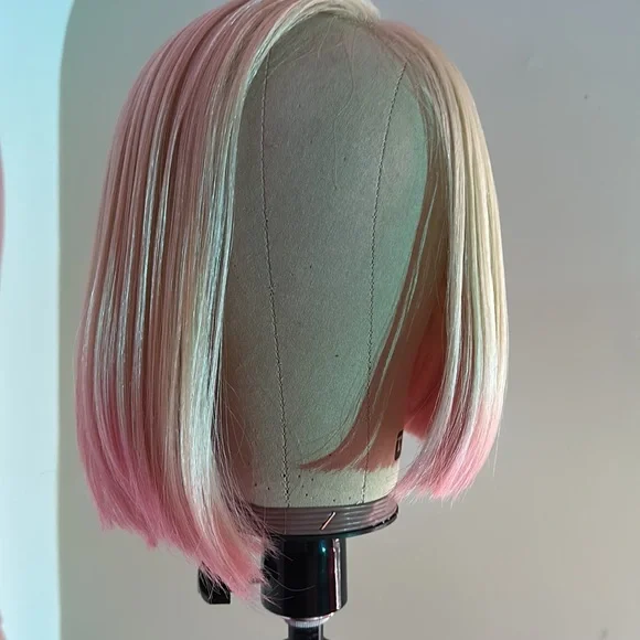 Synthetic bob blonde wig - Picture 2 of 8